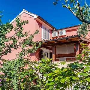 Nadica Apartment